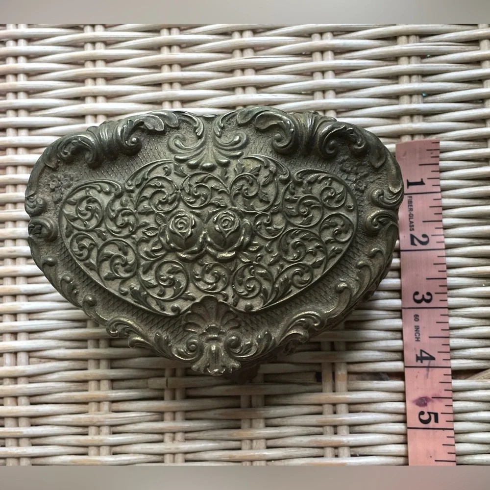 VTG Floral Gold Toned Jewelry/Trinket Box 1